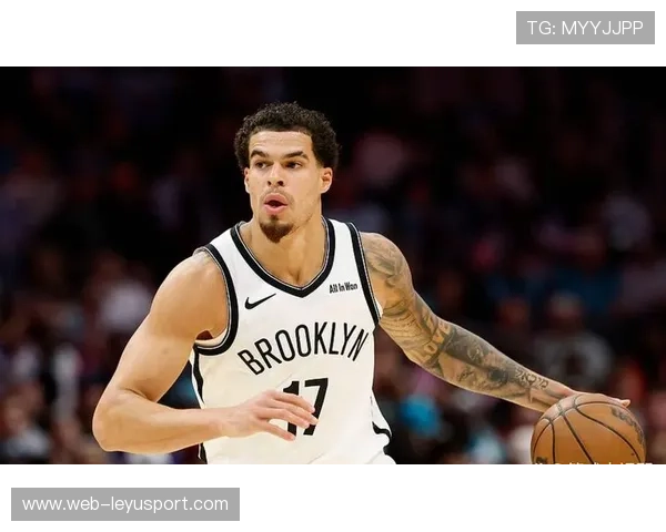 小波特低位转身上篮得手，篮网全队士气高涨