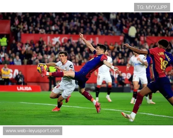 姆巴佩加速瞬间甩开防守 姆巴佩加速瞬间甩开防守