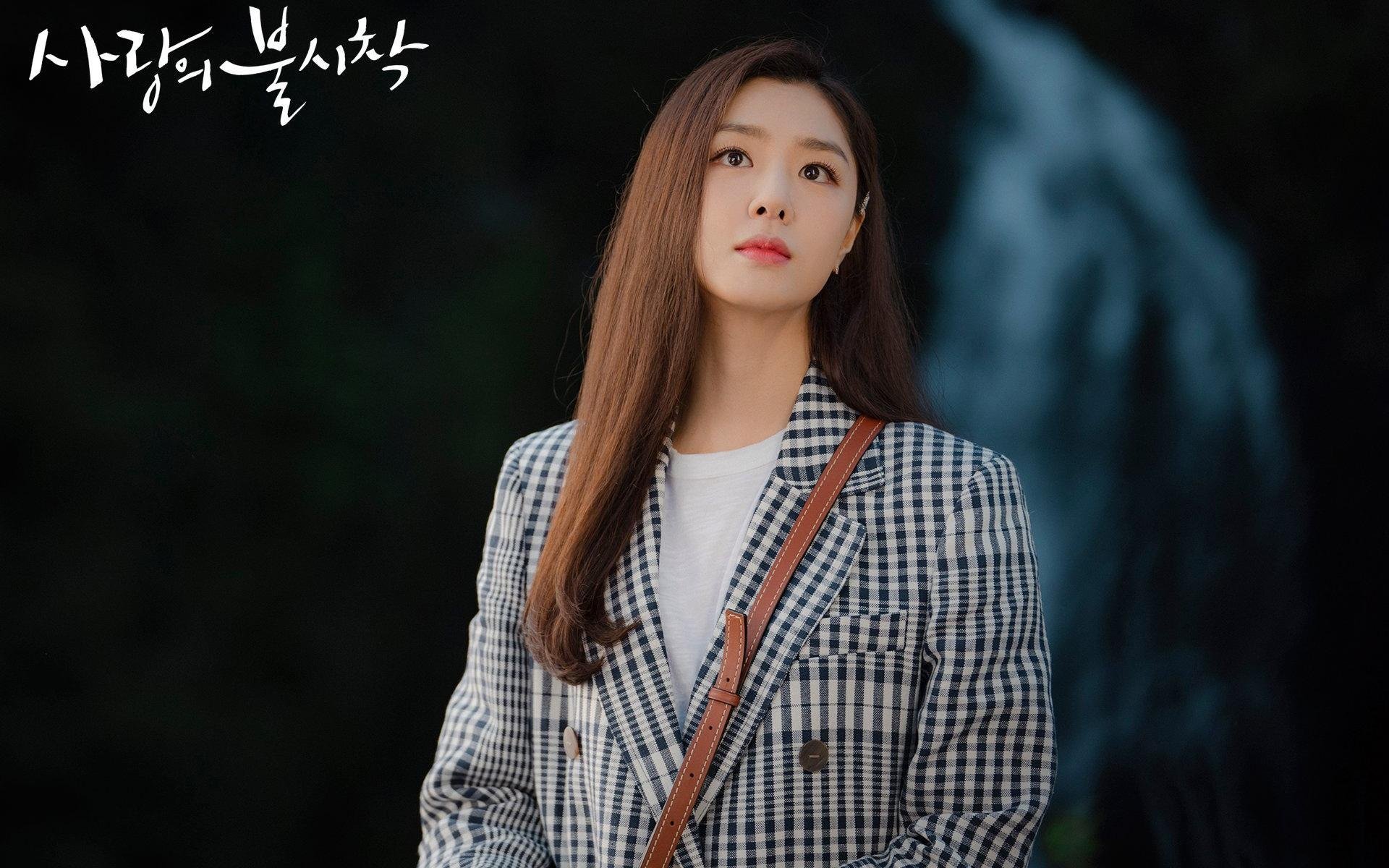 战术布局合理,选手节奏控制优良,战术位置