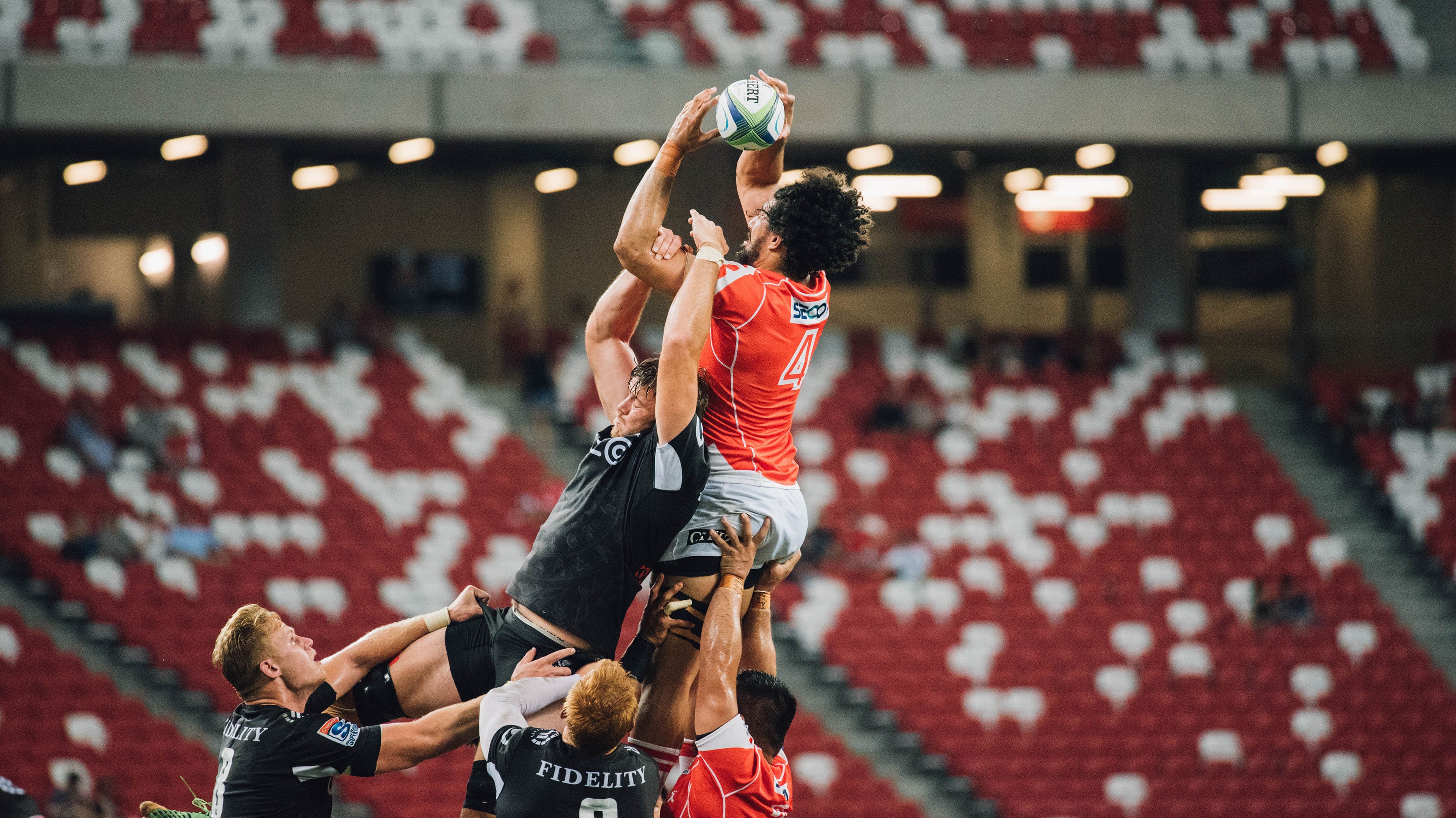 “彼得森助力南非羚羊队突破困境,书写历史篇章”